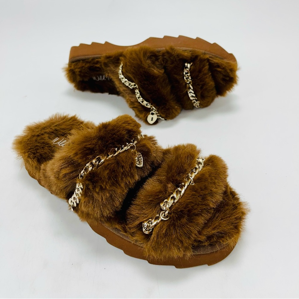 Wild pair faux fur slipper size 7.5